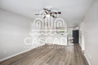 144 N Crest Dr in Raymore, MO - Building Photo - Building Photo