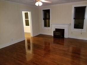 922 Howard St, Unit 922 in Taylor, TX - Building Photo - Building Photo