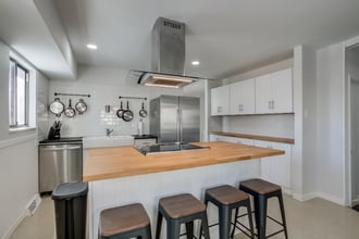 13489 W Auburn Ave in Lakewood, CO - Foto de edificio - Building Photo