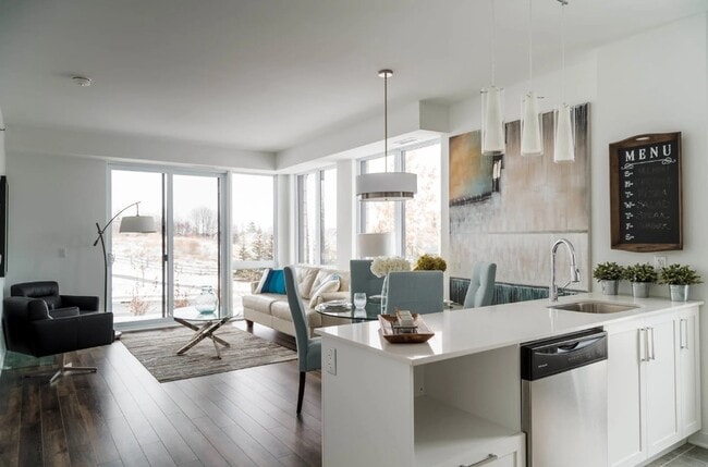 Kanata Lakes in Kanata, ON - Building Photo - Building Photo