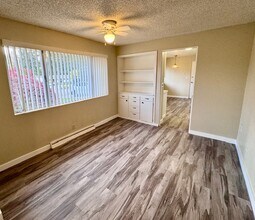 5629 89th Ave SE in Mercer Island, WA - Building Photo - Building Photo