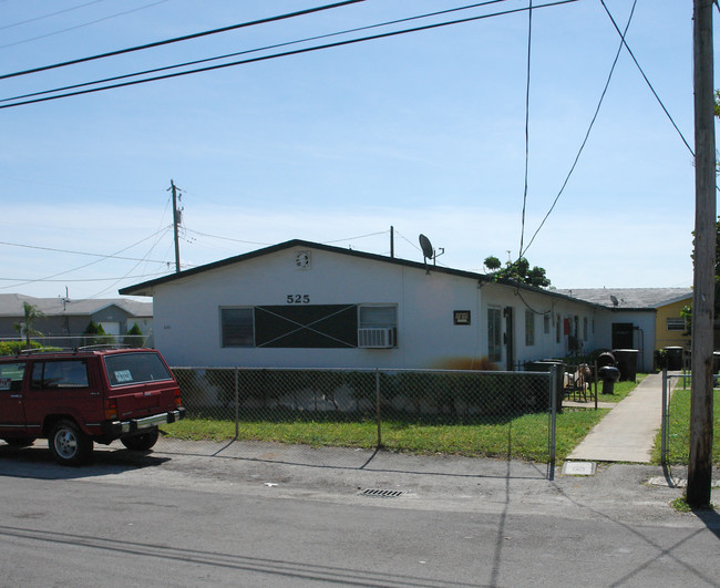 525-533 NW 5th St in Hallandale Beach, FL - Building Photo - Building Photo