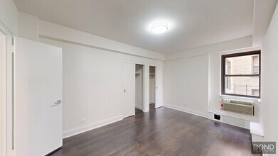 219 E 69th St in New York, NY - Building Photo - Building Photo