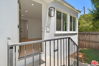 701 Oxford Ave in Los Angeles, CA - Building Photo - Building Photo