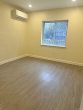 39-17 Greenpoint Ave in Queens, NY - Building Photo - Building Photo