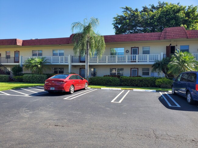 4 Abbey Ln in Delray Beach, FL - Building Photo - Building Photo