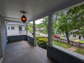 24 Woodrow Ave in Asheville, NC - Foto de edificio - Building Photo