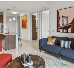 8801 Doral Blvd in Doral, FL - Foto de edificio - Building Photo