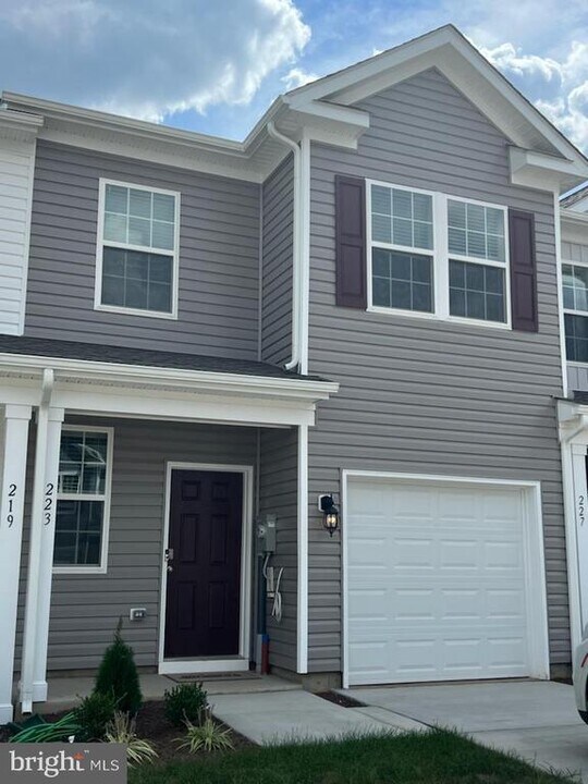 174 Allison Dr in Luray, VA - Building Photo