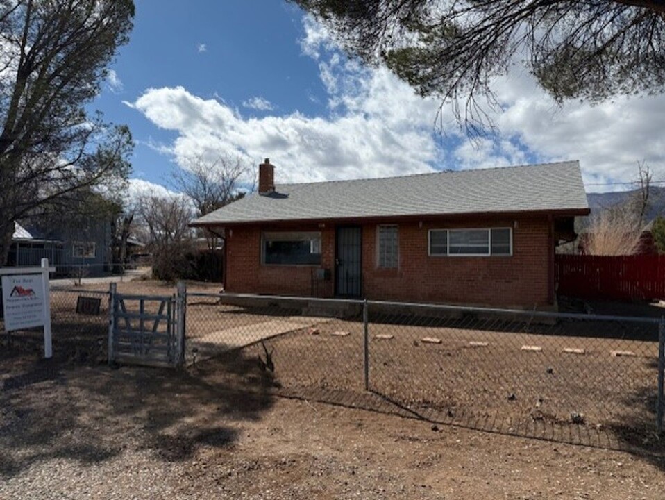 107 Airport Rd in Cottonwood, AZ - Building Photo