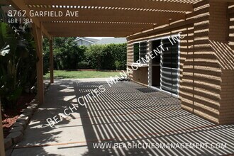 8762 Garfield Ave in Huntington Beach, CA - Building Photo - Building Photo