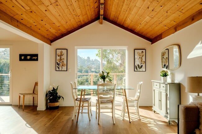 19777 Grand View Dr in Topanga, CA - Building Photo - Building Photo