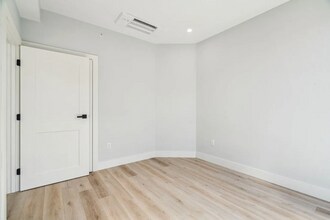3748 Lancaster Ave in Philadelphia, PA - Building Photo - Building Photo