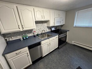 24 Westgate Rd in Boston, MA - Foto de edificio - Building Photo