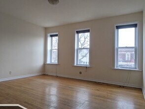 3000 N Whipple St in Chicago, IL - Building Photo - Building Photo