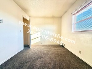 1002 Lewis Pl in Decatur, IN - Building Photo - Building Photo