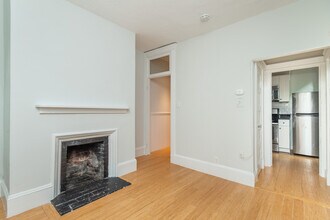 85 Myrtle St, Unit 3 in Boston, MA - Foto de edificio - Building Photo