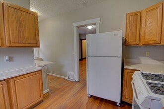 907 43rd St in Rock Island, IL - Building Photo - Building Photo