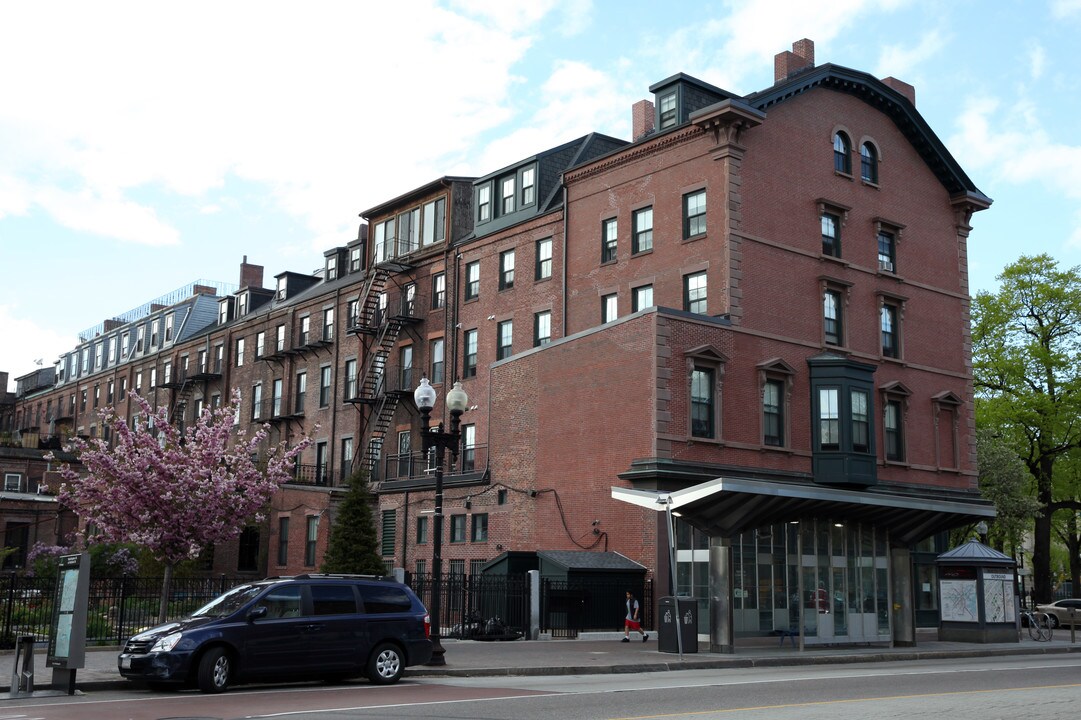 West Newton Street in Boston, MA - Building Photo