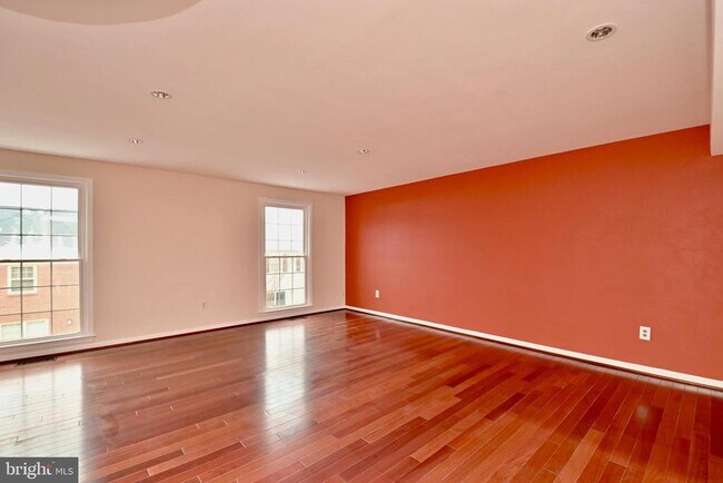 2481 Windbreak Dr in Alexandria, VA - Building Photo - Building Photo