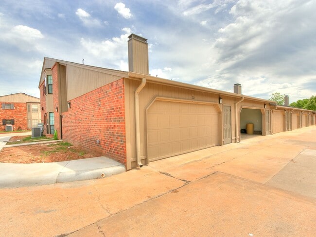 6500 N Grand Blvd in Oklahoma City, OK - Building Photo - Building Photo