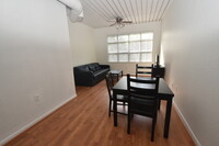 2402 W Azeele St, Unit 455 in Tampa, FL - Foto de edificio - Building Photo