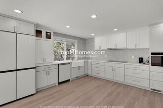 1461 Greentree Cir in Lake Oswego, OR - Building Photo - Building Photo
