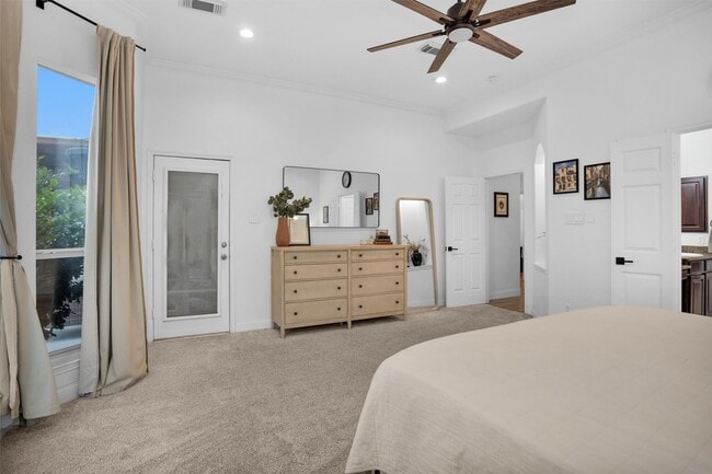 3006 E Lake Falls Cir