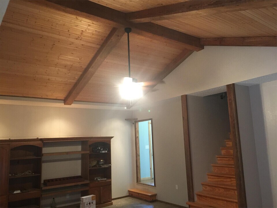 1202 N College Ave in Clarksville, AR - Building Photo