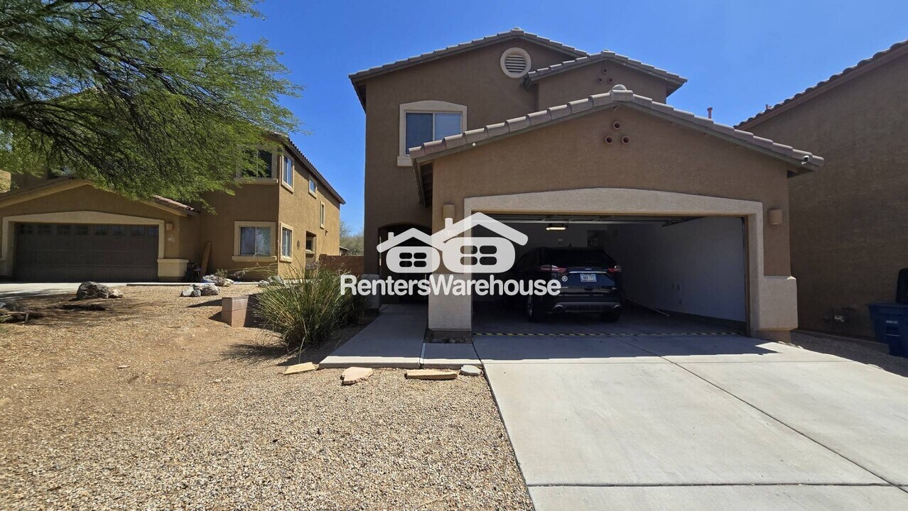 1126 E Mt Shibell Dr in Sahuarita, AZ - Building Photo