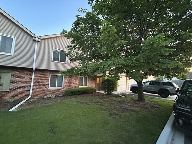 property at 7030 Park Ln Ct