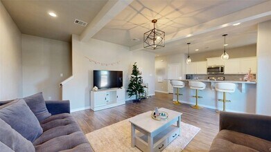 2907 Papa Bear Dr in College Station, TX - Foto de edificio - Building Photo