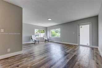 2363 SW 21st Ter in Miami, FL - Building Photo - Building Photo