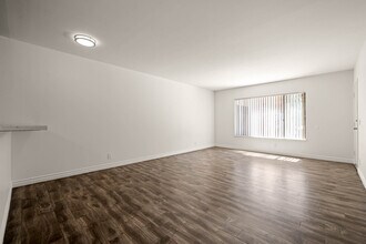Lafayette Place in Los Angeles, CA - Foto de edificio - Building Photo