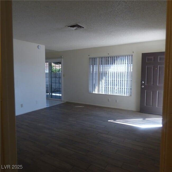 7066 Forest Vista St in Las Vegas, NV - Building Photo - Building Photo
