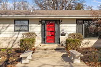 221 Tanoak Ln in Naperville, IL - Building Photo - Building Photo