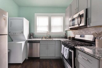 1351 Oxford Rd NE in Atlanta, GA - Building Photo - Building Photo
