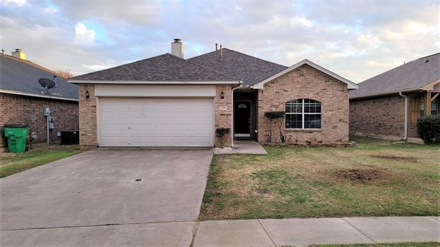 3408 Columbus St in Gainesville, TX - Building Photo