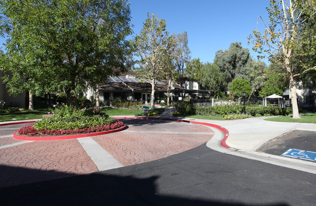 Artisan Oaks in Valencia, CA - Foto de edificio - Building Photo