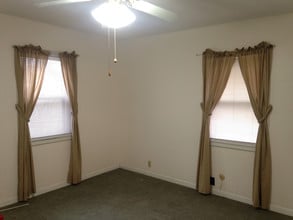 311 N Center St, Unit 1 in Collinsville, IL - Building Photo - Building Photo