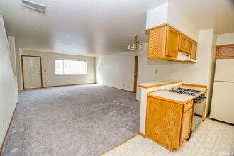 175 N Broadway St in Fallon, NV - Building Photo - Building Photo