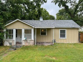 2315 S Hawthorne Ave in Independence, MO - Building Photo