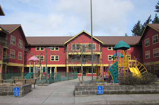 Leander Court in Portland, OR - Building Photo