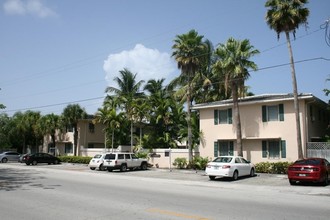 Victoria Park Village Garden Apartments in Fort Lauderdale, FL - Building Photo - Building Photo