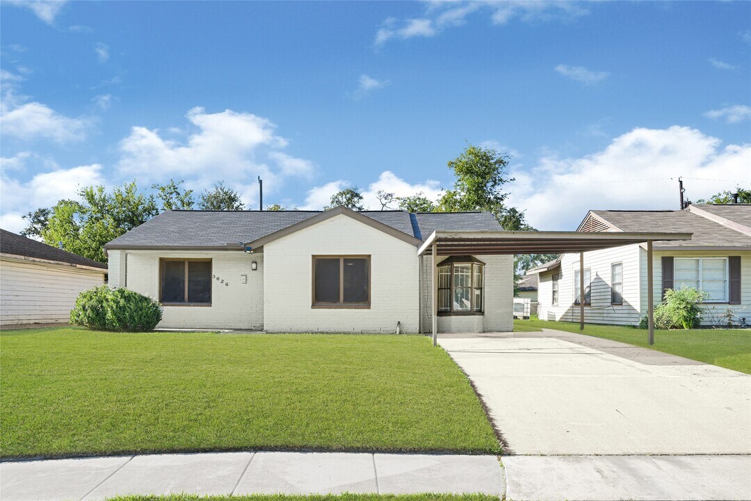 3626 Yosemite St in Houston, TX - Building Photo