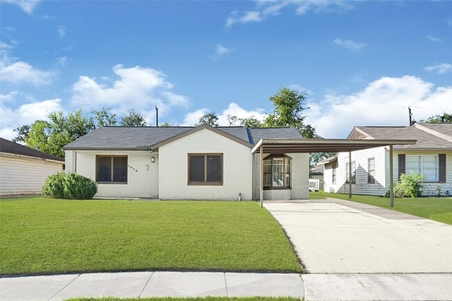 property at 3626 Yosemite St
