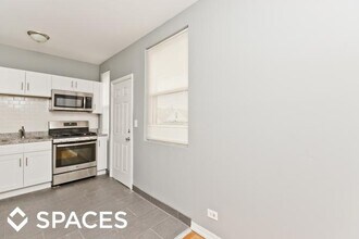 2349 N Drake Ave in Chicago, IL - Building Photo - Building Photo