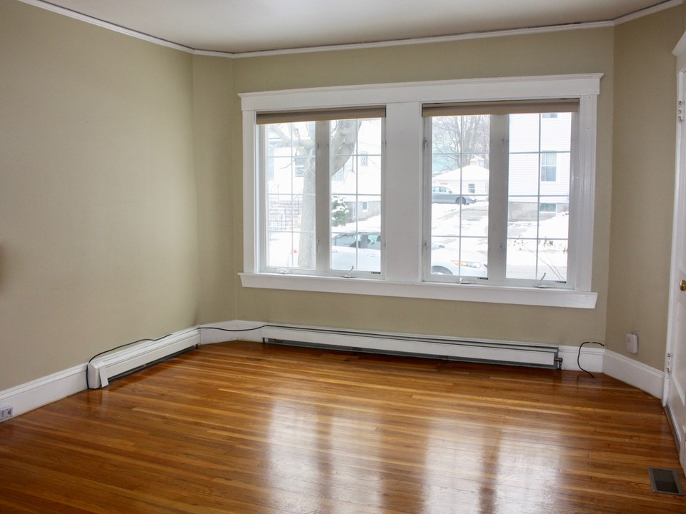 20 Woodward Ave in Quincy, MA - Building Photo