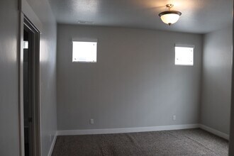 96 W Seasons Dr in Vineyard, UT - Building Photo - Building Photo