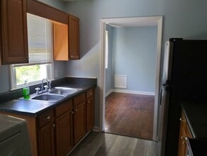 713 Vernon Dr in Jacksonville, NC - Building Photo - Building Photo